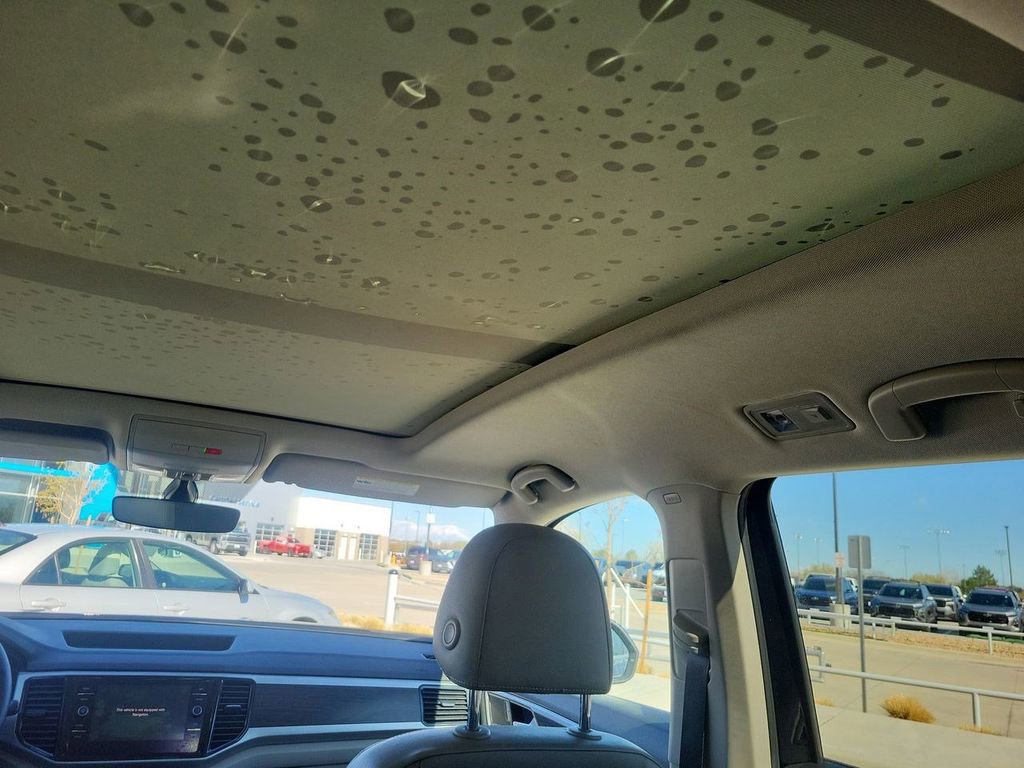 Used 2022 Volkswagen Atlas SE w/ Panoramic Sunroof Package AWD/4WD image 12