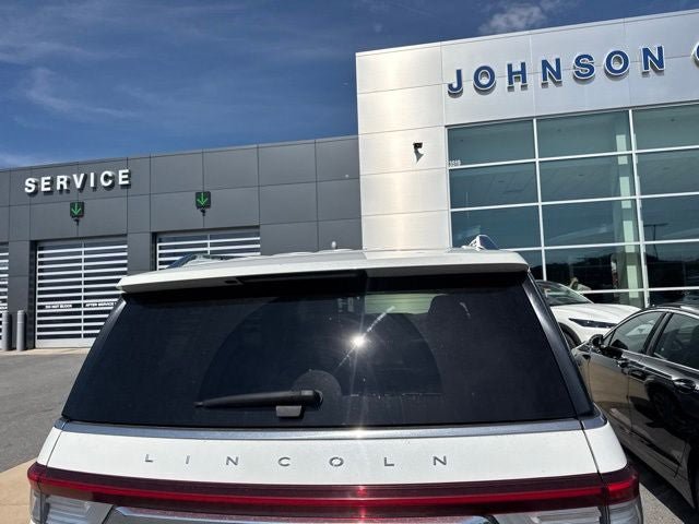 Used 2023 Lincoln Navigator Reserve AWD/4WD image 15