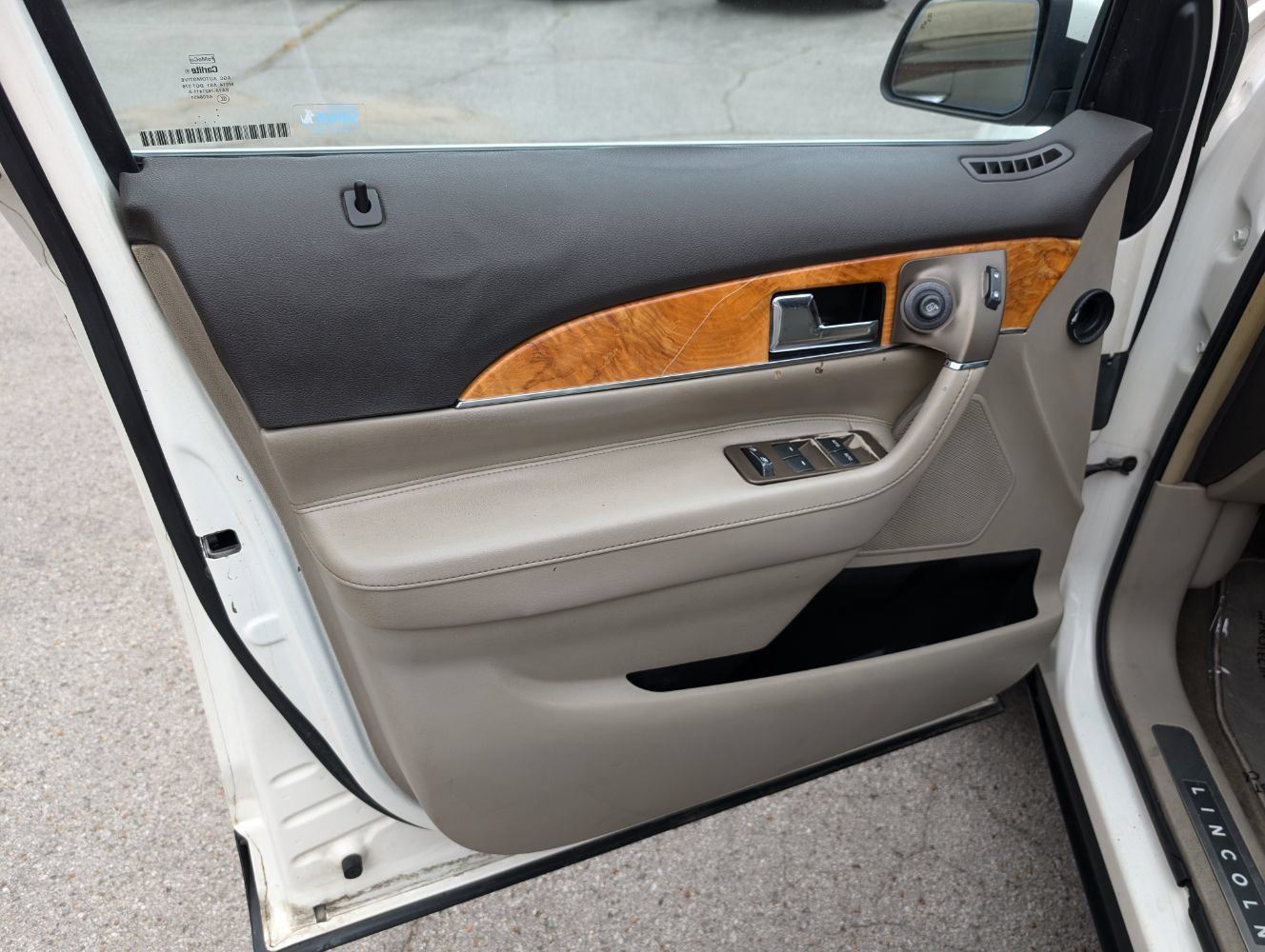 Used 2013 Lincoln MKX AWD image 11