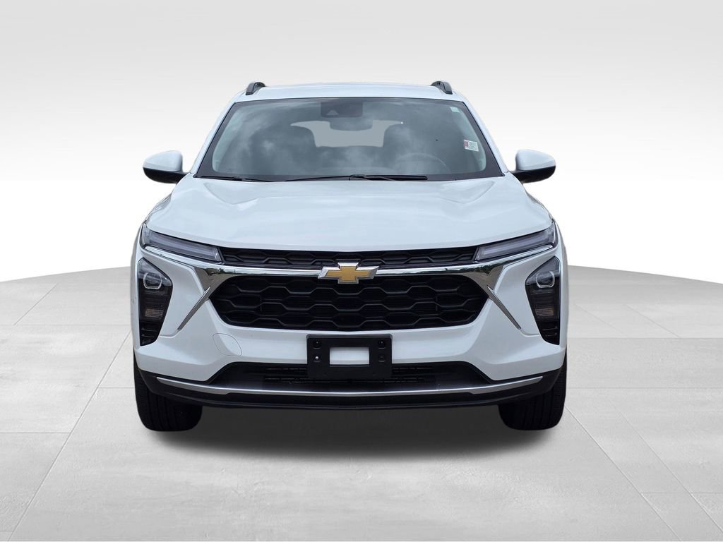 Used 2025 Chevrolet Trax LT w/ LT Convenience Package FWD image 3