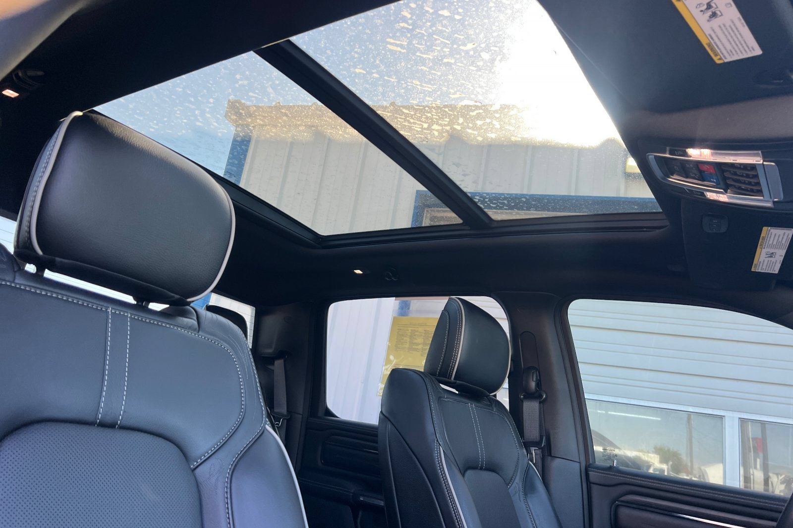Used 2022 RAM 1500 Limited AWD/4WD image 17