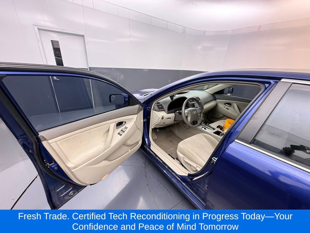 Used 2011 Toyota Camry image 7