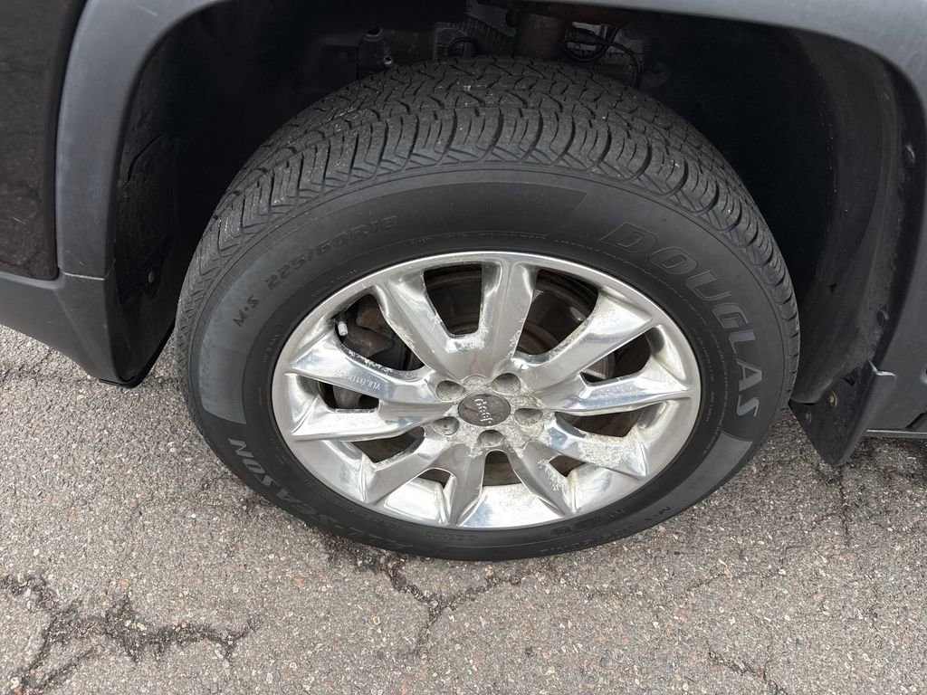 Used 2014 Jeep Cherokee Limited w/ Trailer Tow Group AWD/4WD image 18