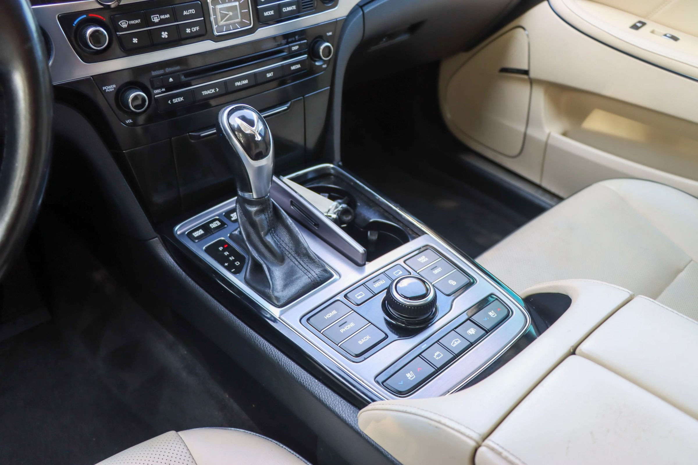 Used 2016 Hyundai Equus Ultimate RWD image 42