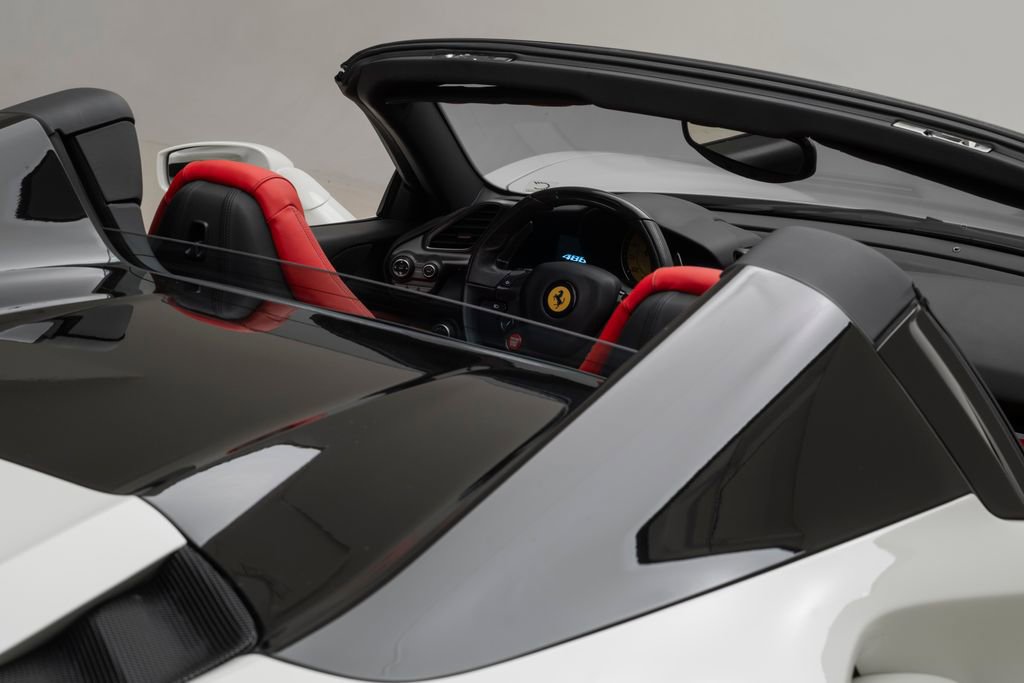 Used 2018 Ferrari 488 Spider Base image 30