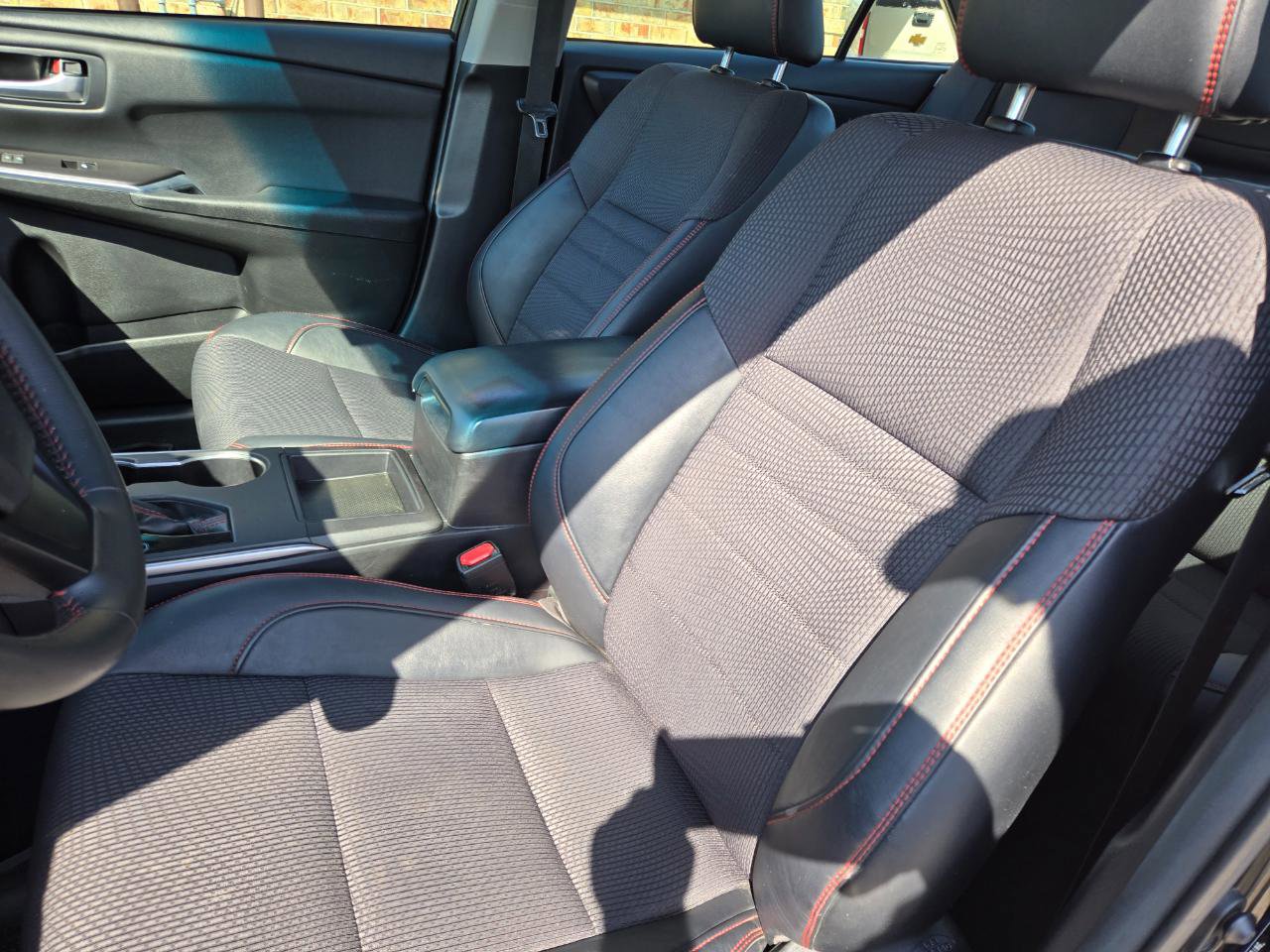 Used 2017 Toyota Camry SE FWD image 18