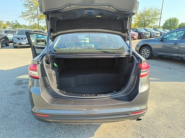 Used 2018 Ford Fusion S image 14
