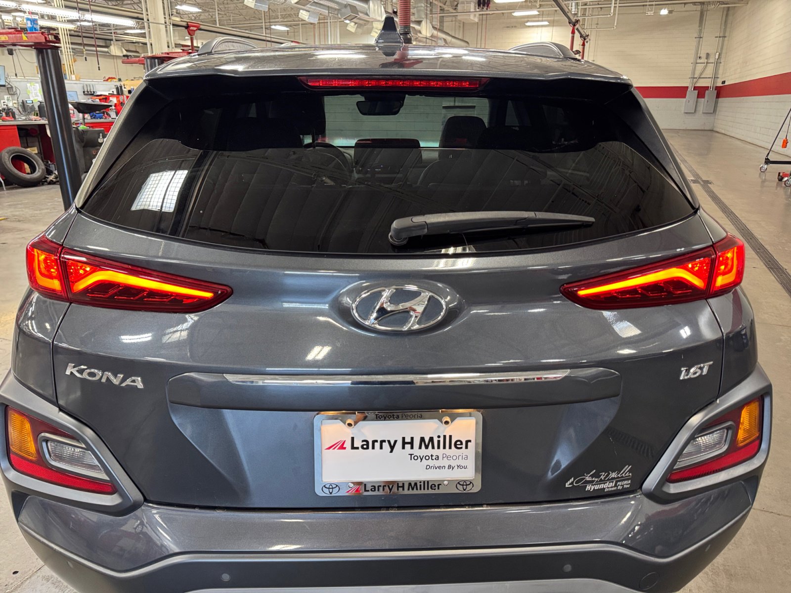 Used 2021 Hyundai Kona Ultimate w/ Cargo Package FWD image 25