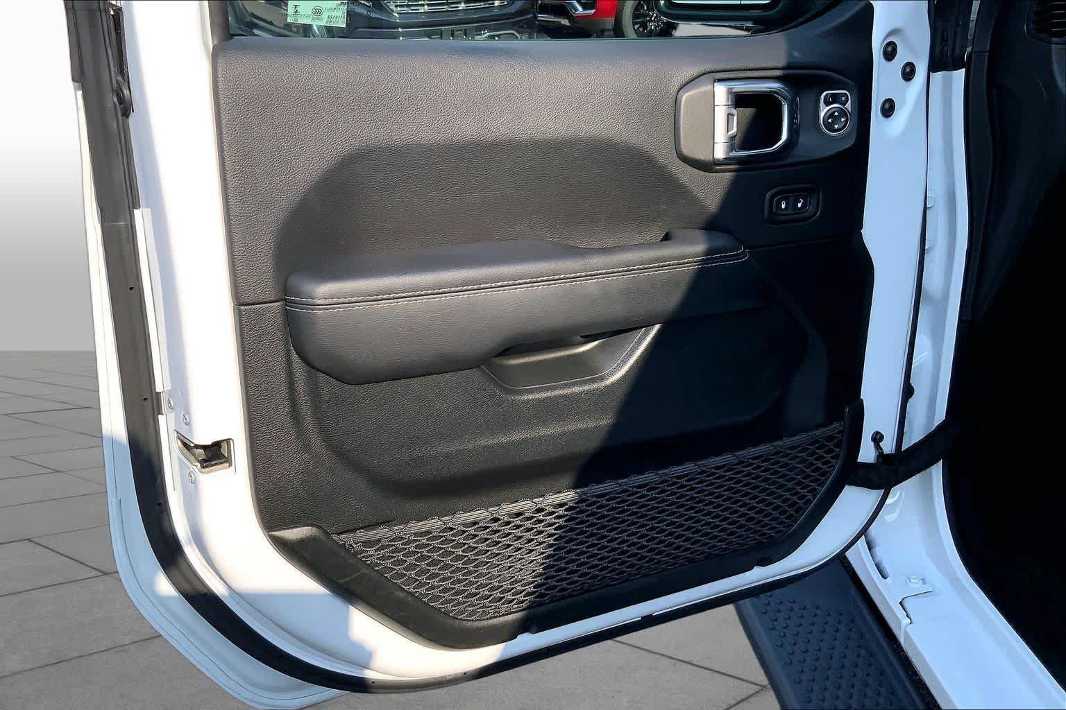 Used 2021 Jeep Wrangler Unlimited Sahara AWD/4WD image 20