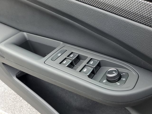 New 2026 Volkswagen GTI SE FWD image 30