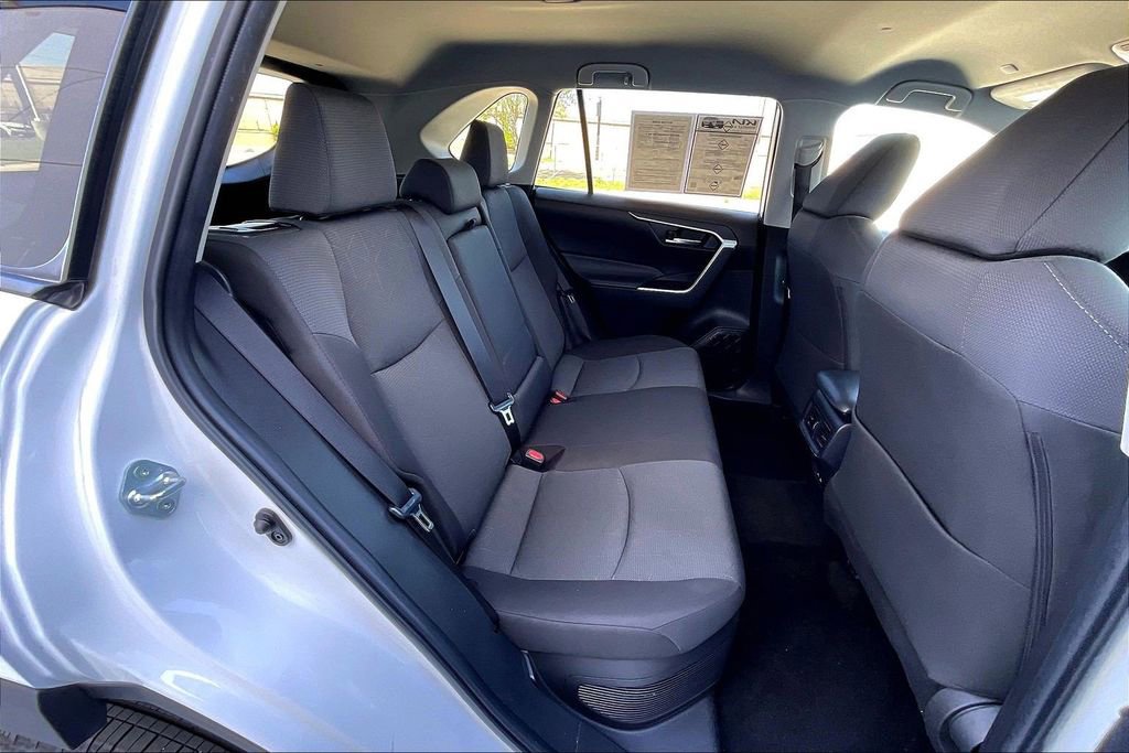 Used 2025 Toyota RAV4 XLE AWD/4WD image 27
