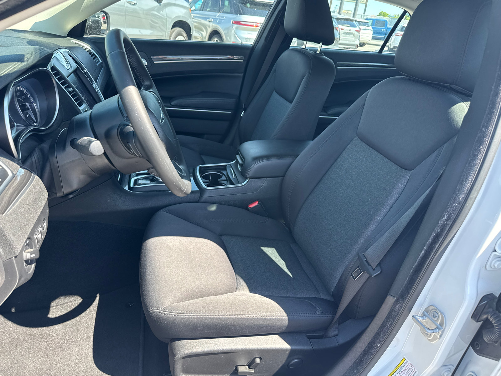 Used 2022 Chrysler 300 Touring w/ Sport Appearance Package RWD image 9