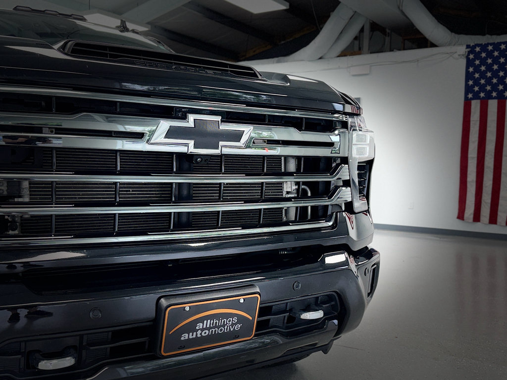 Used 2024 Chevrolet Silverado 2500 High Country w/ High Country Premium Package AWD/4WD image 11