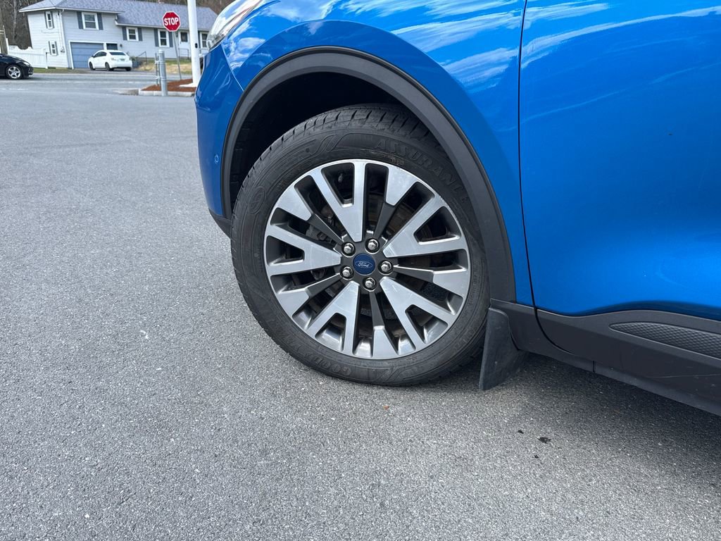 Used 2020 Ford Escape Titanium AWD/4WD image 27