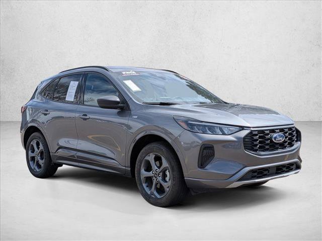 Used 2024 Ford Escape ST-Line image 2