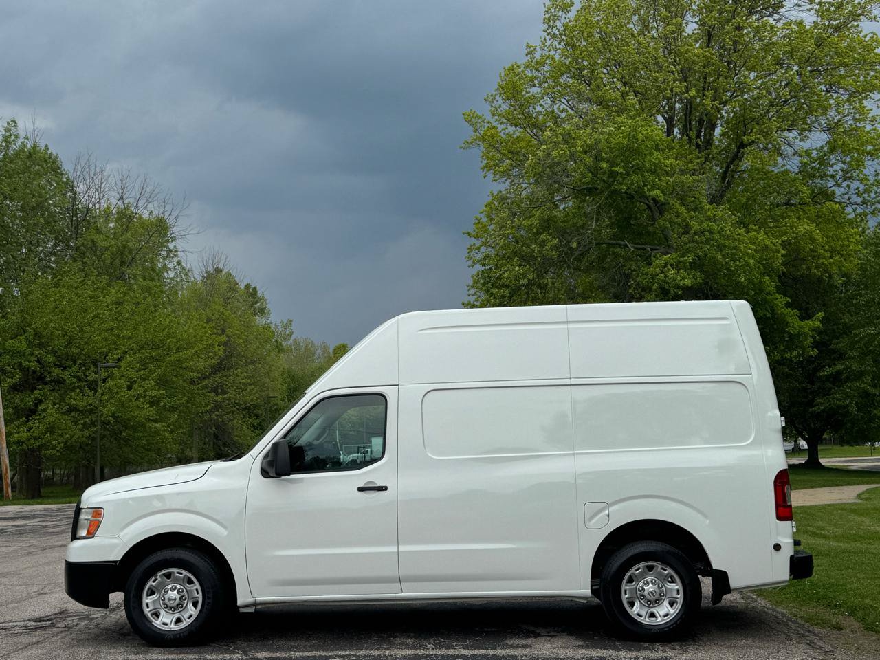 Used 2014 Nissan NV 2500 SV w/ Side & Curtain Airbag Package RWD image 10