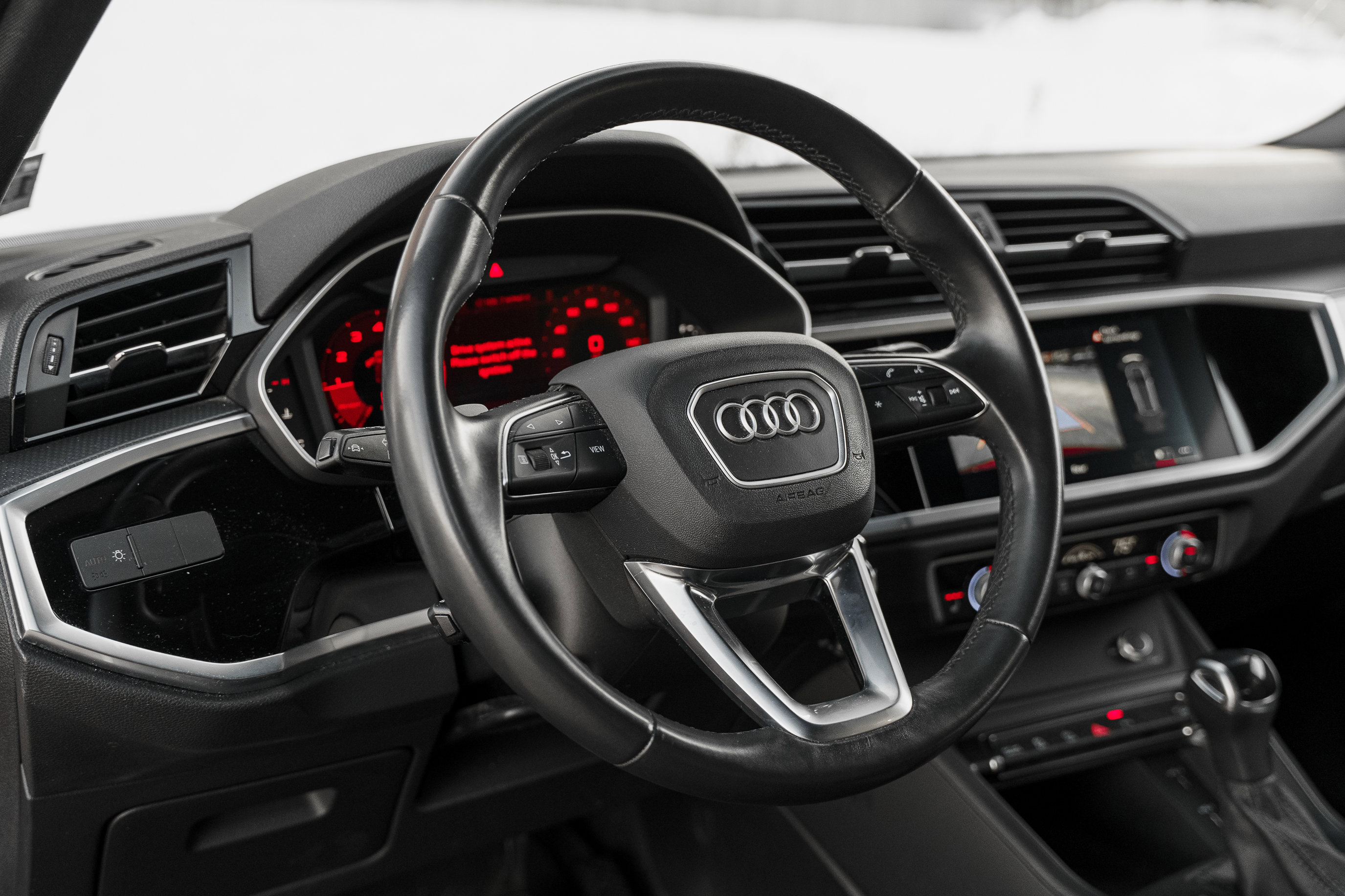 Used 2022 Audi Q3 2.0T Premium w/ Black Optic Sport Package image 10