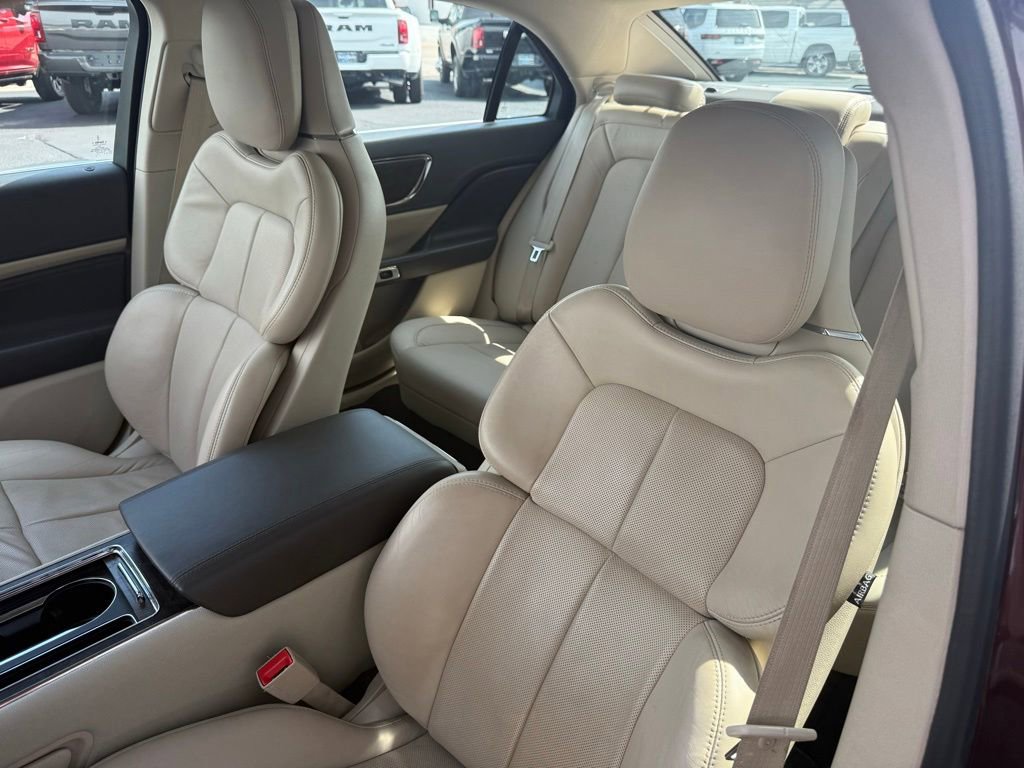Used 2019 Lincoln Continental Reserve FWD image 13