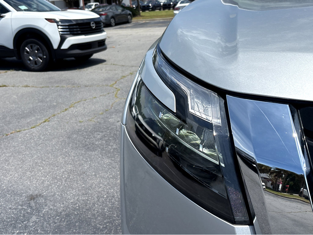 Used 2024 Nissan Pathfinder SV FWD image 4