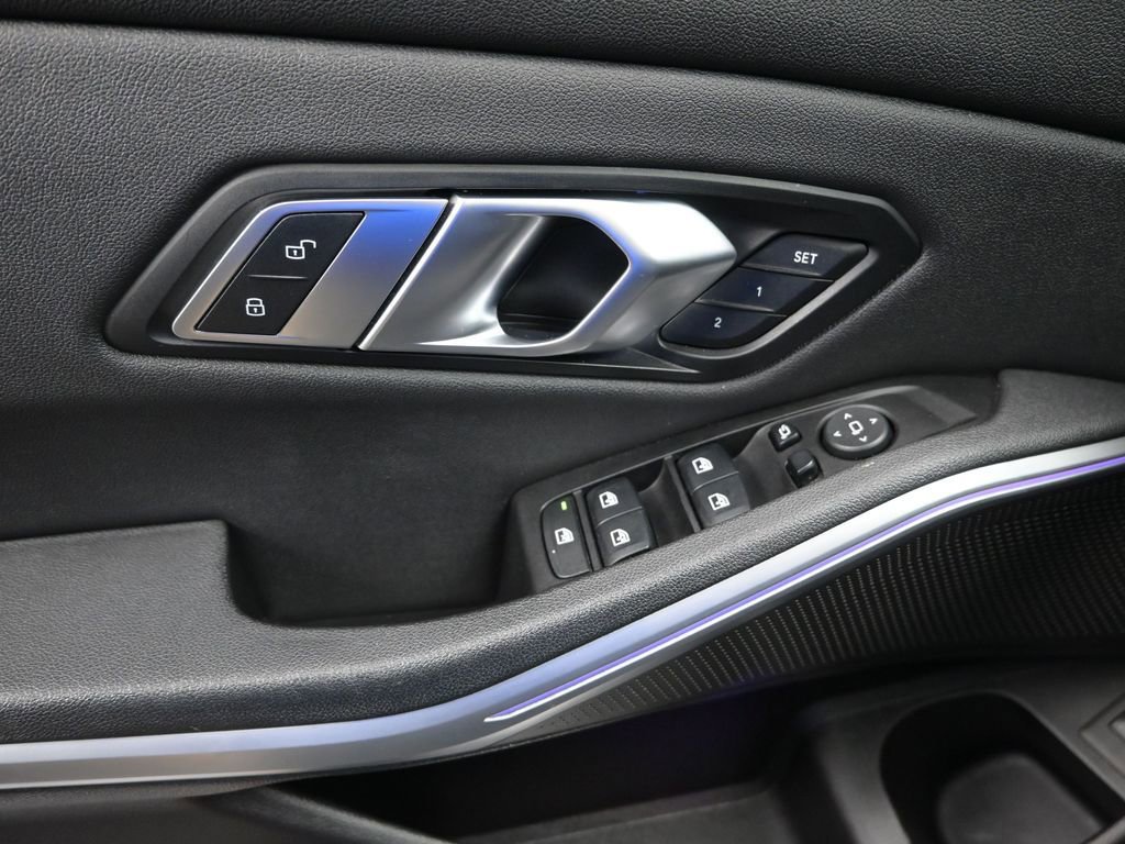 Used 2020 BMW 330i Sedan w/ Premium Package image 17