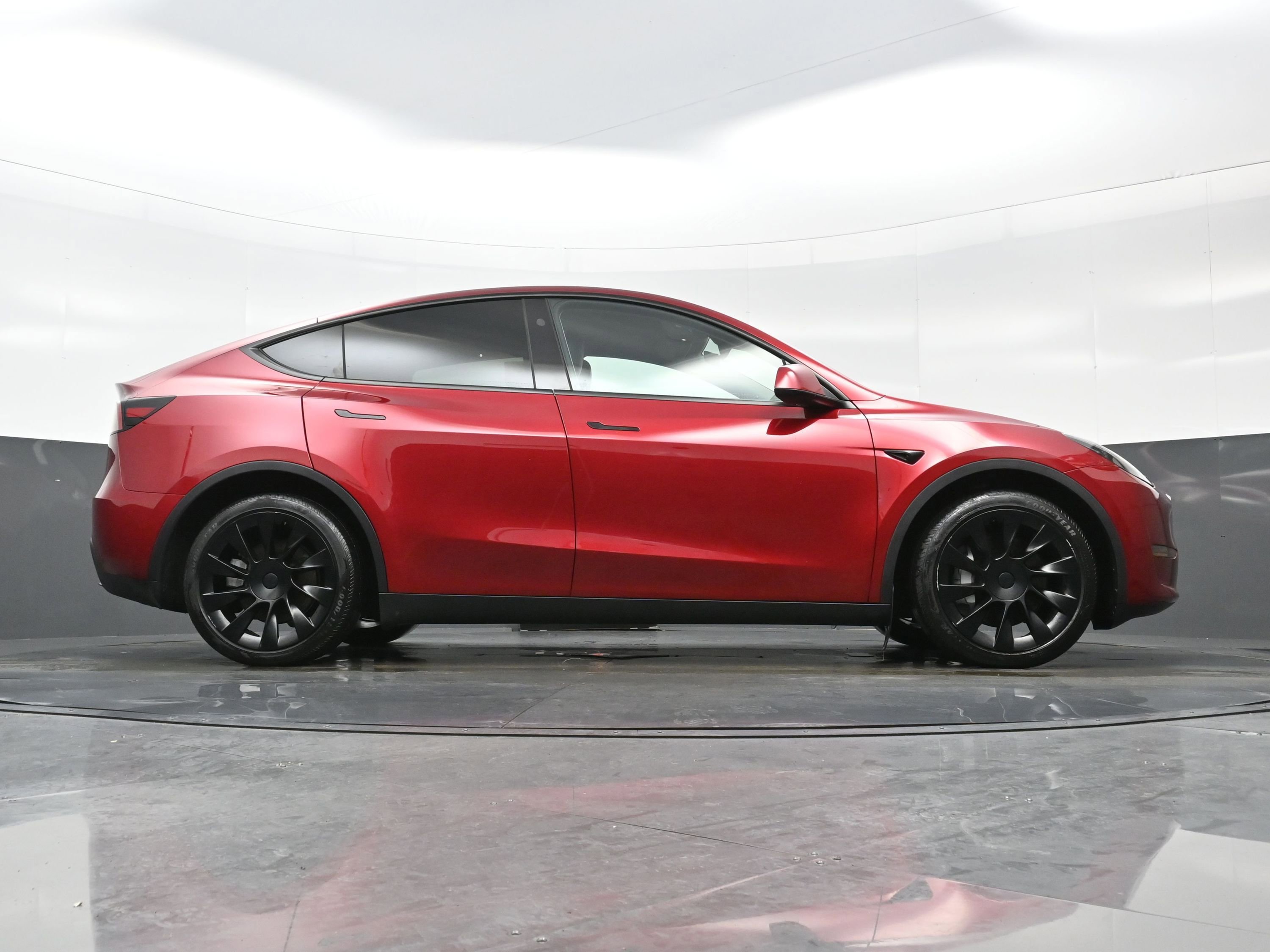 Used 2024 Tesla Model Y Long Range image 32