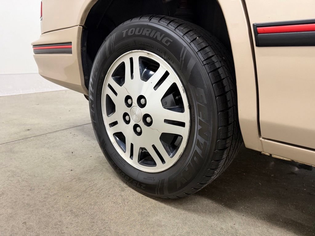 Used 1994 Chevrolet Lumina Euro FWD image 9