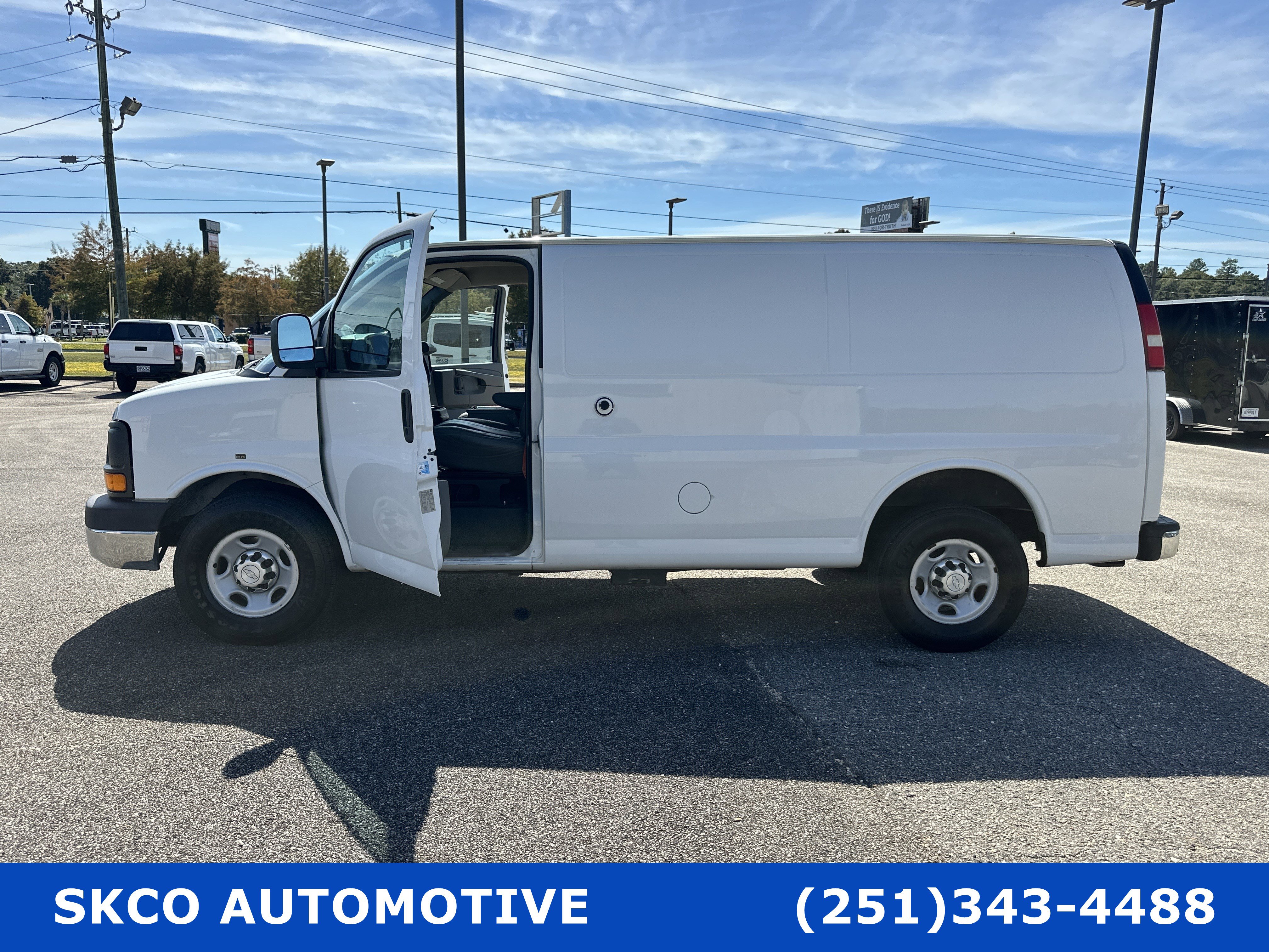Used 2015 Chevrolet Express 2500 image 29