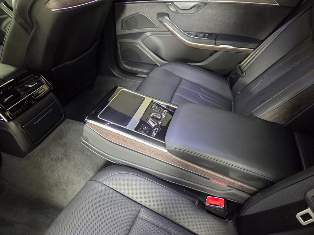 Used 2024 Audi A8 L 3.0T AWD/4WD image 25