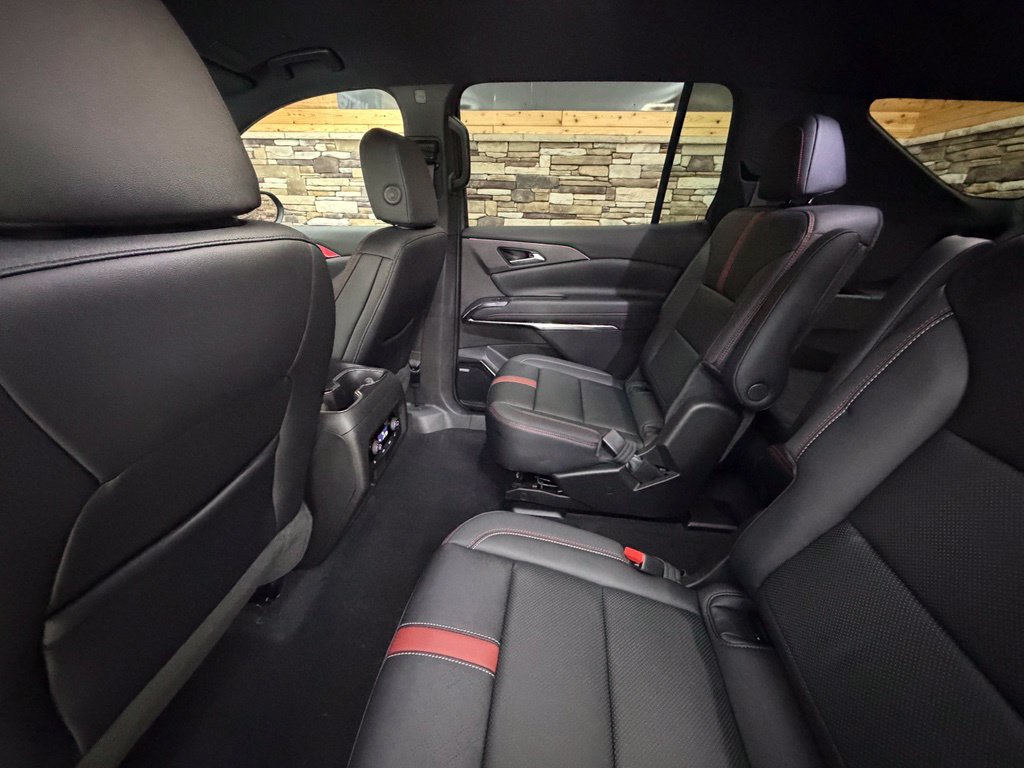 Used 2025 Chevrolet Traverse RS w/ LPO, Floor Liner Package AWD/4WD image 42