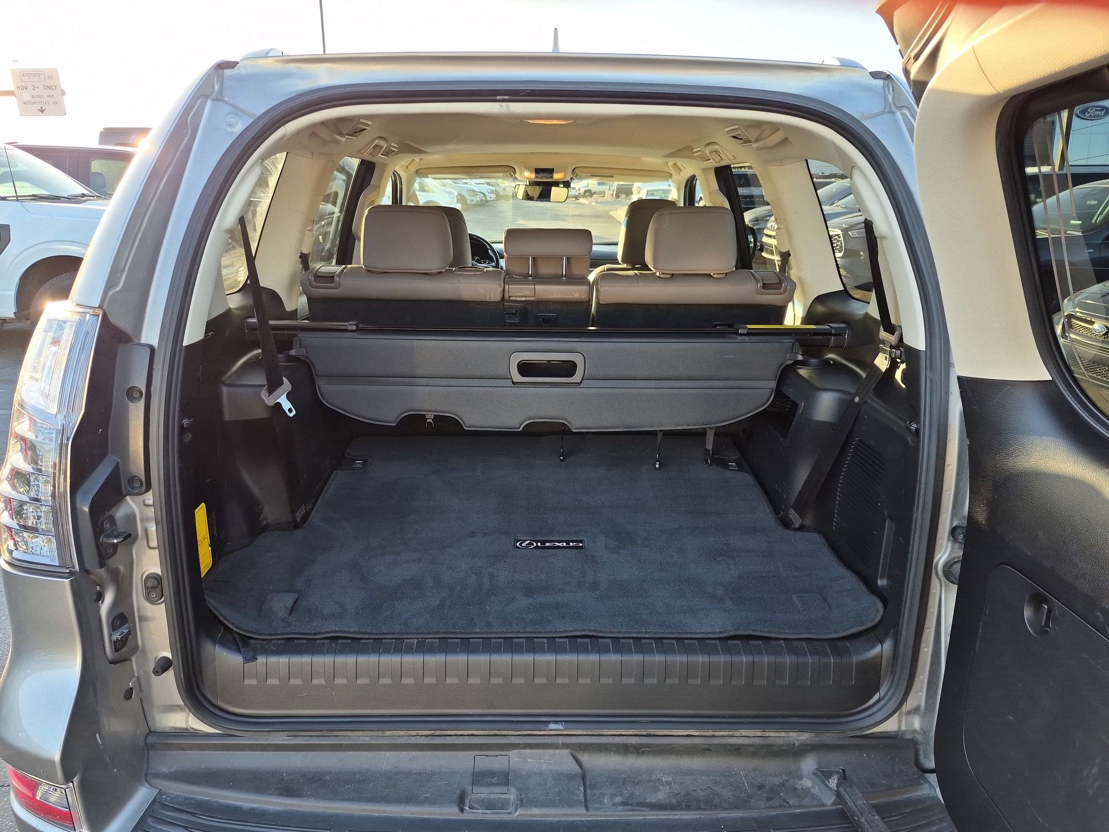 Used 2021 Lexus GX 460 Premium w/ Premium Package AWD/4WD image 32