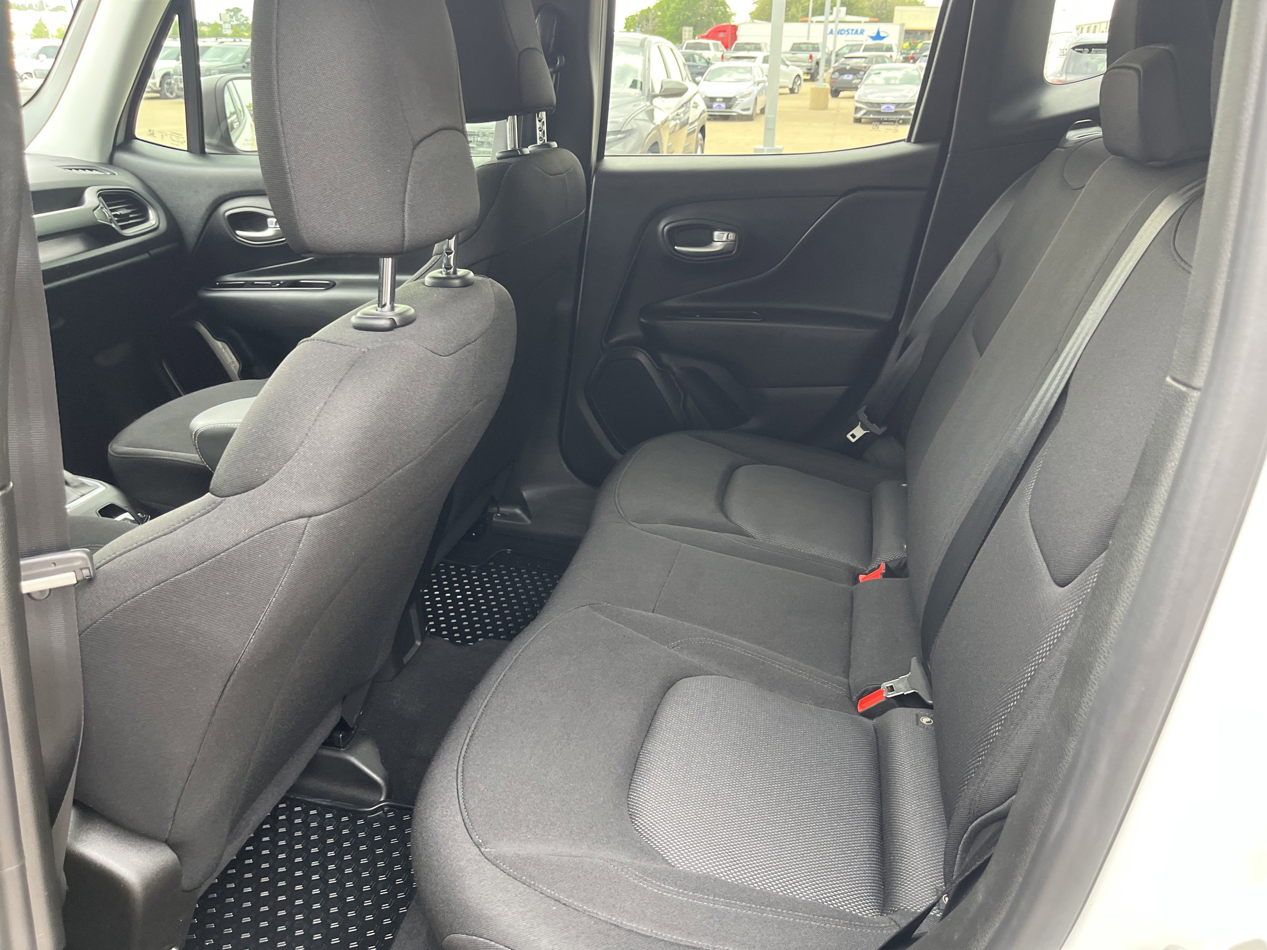 Used 2023 Jeep Renegade Latitude AWD/4WD image 12