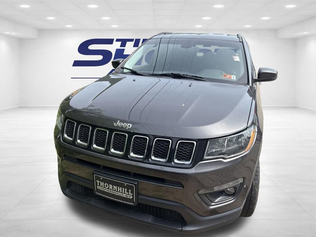Used 2018 Jeep Compass Latitude w/ Popular Equipment Group AWD/4WD image 3