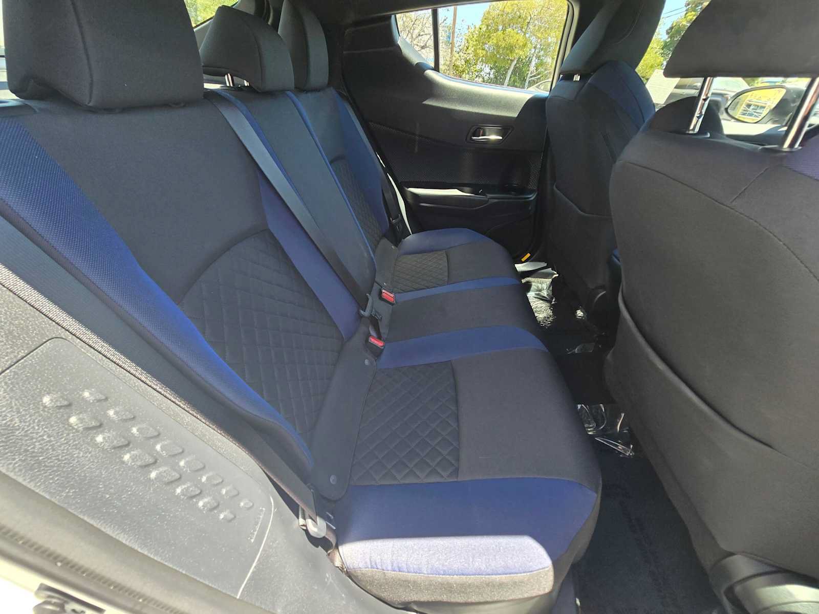 Used 2022 Toyota C-HR XLE FWD image 12
