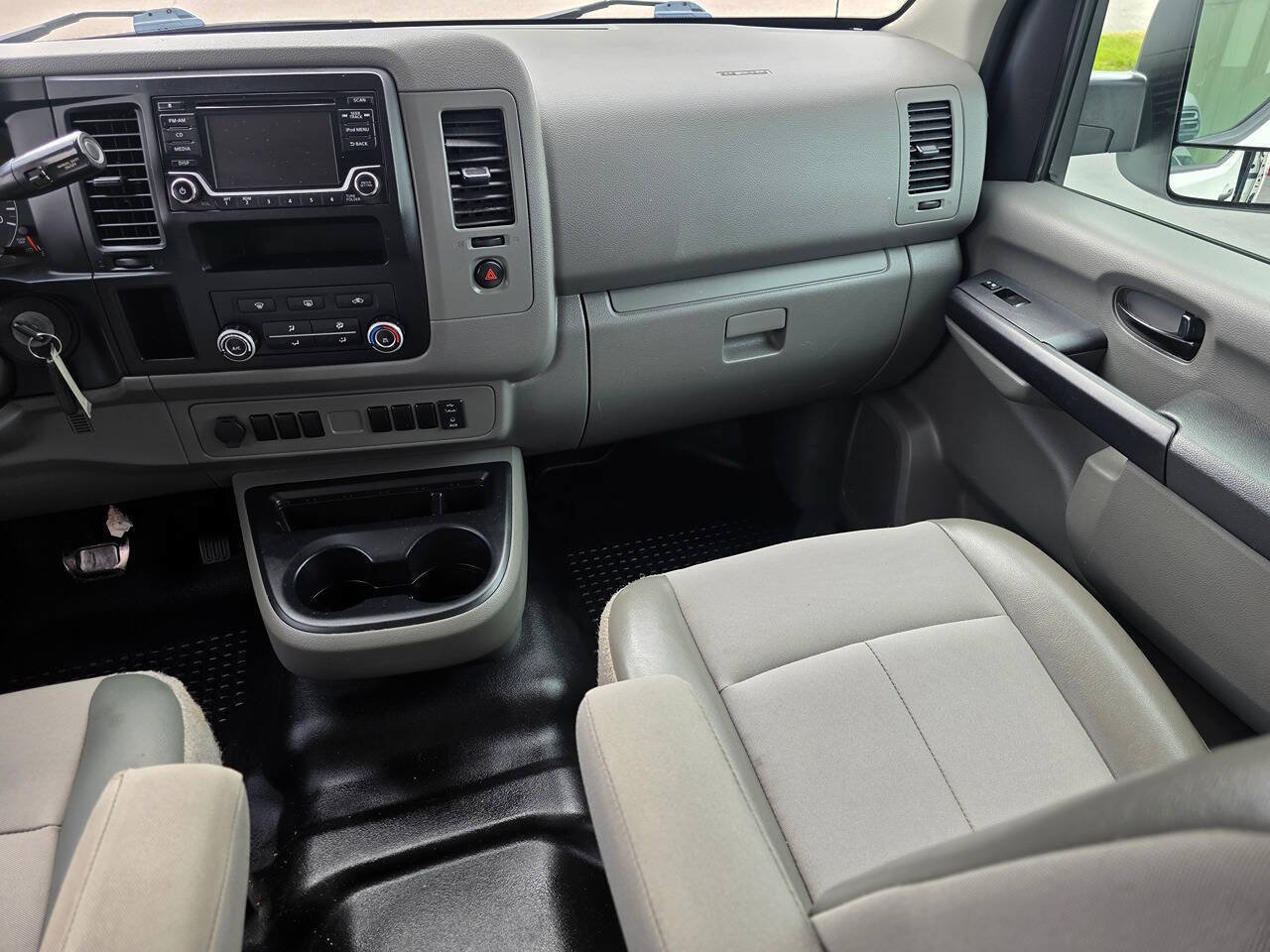 Used 2018 Nissan NV 3500 S RWD image 16