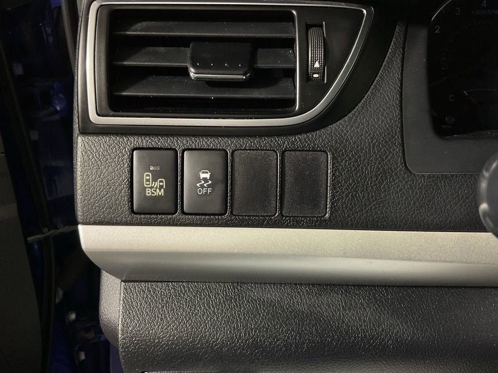 Used 2015 Toyota Camry XSE w/ Moonroof Package image 26