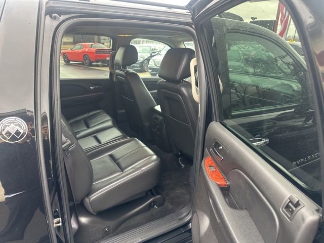 Used 2013 Chevrolet Avalanche LT w/ All-Star Edition image 17