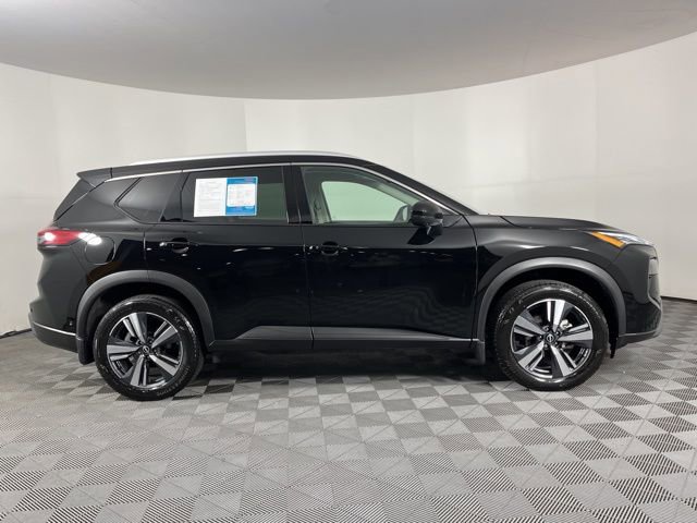 Used 2025 Nissan Rogue SL image 11