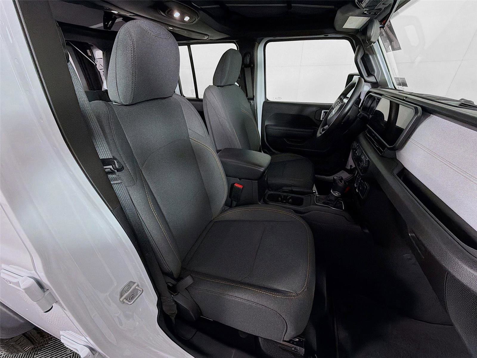 Used 2025 Jeep Wrangler Sport image 26