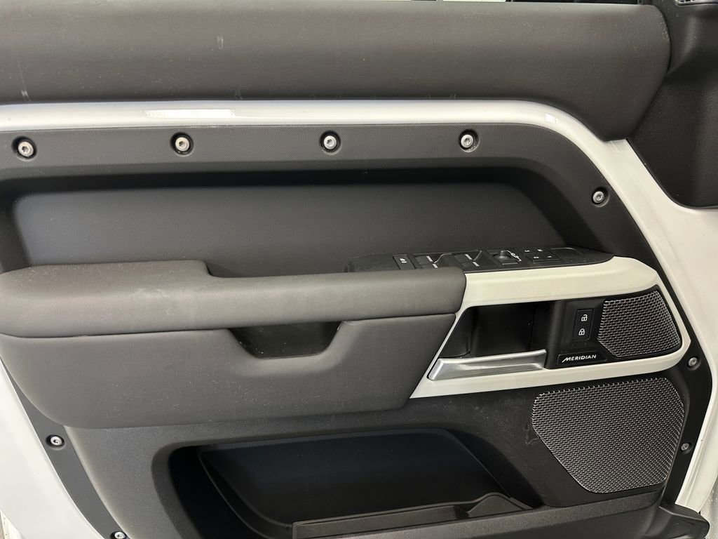 Used 2024 Land Rover Defender 110 S image 16