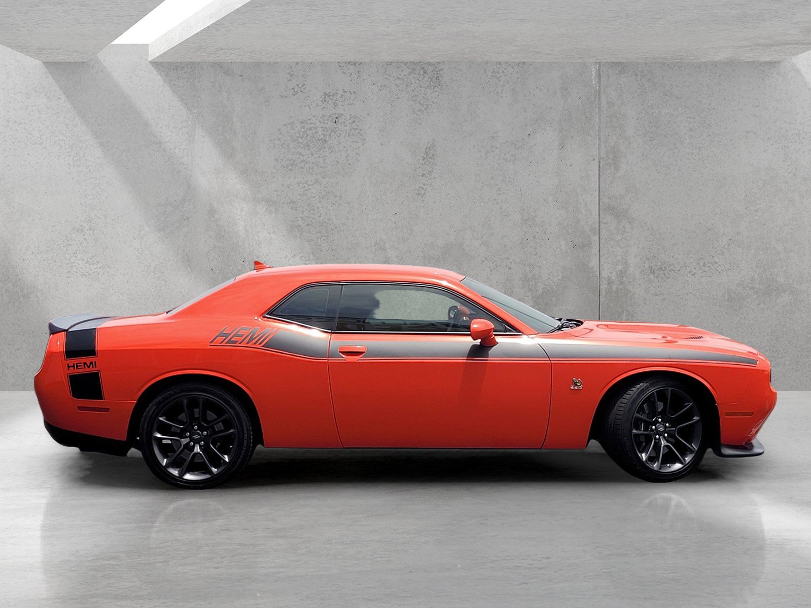 Used 2022 Dodge Challenger R/T Scat Pack RWD image 3