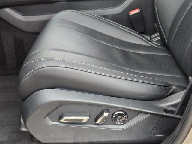 Certified 2026 Acura MDX w/ Technology Package FWD image 24
