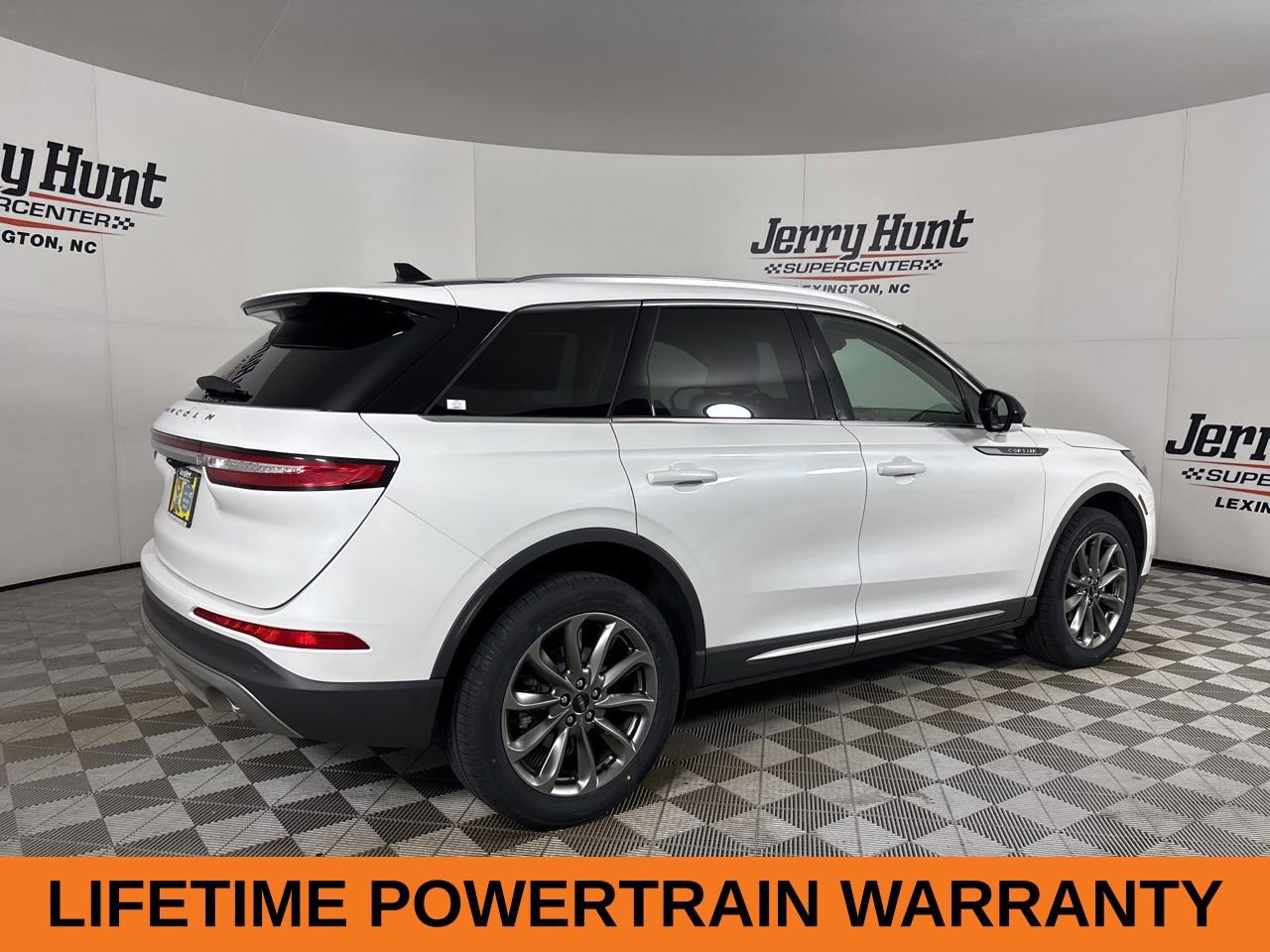 Used 2022 Lincoln Corsair FWD w/ Premium Package image 5