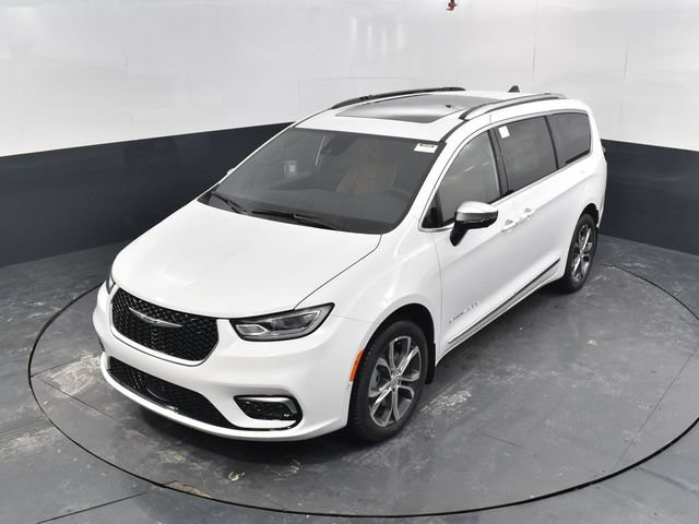 New 2026 Chrysler Pacifica Pinnacle w/ Trailer Tow Group AWD/4WD image 43