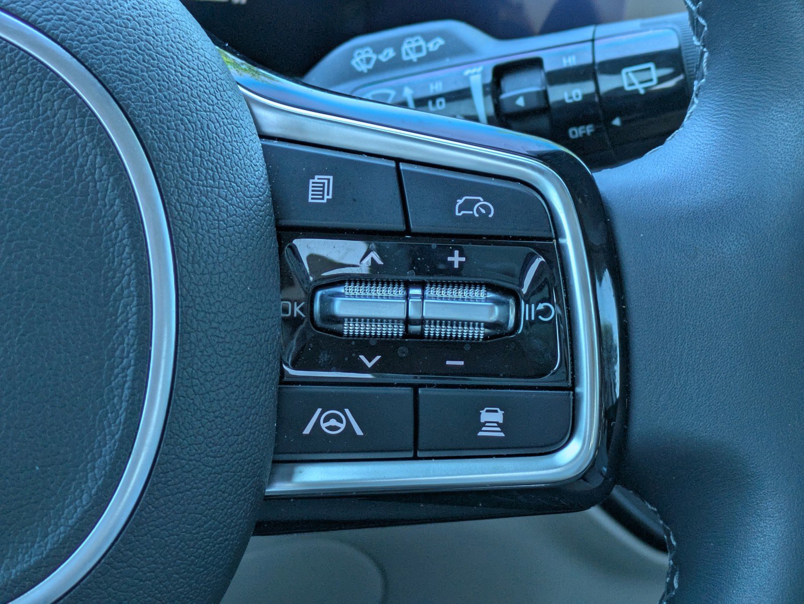 Certified 2025 Kia Sorento EX FWD image 22