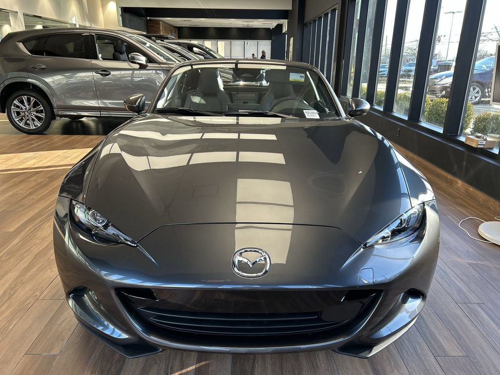 Used 2025 MAZDA MX-5 Miata RF Grand Touring RWD image 3