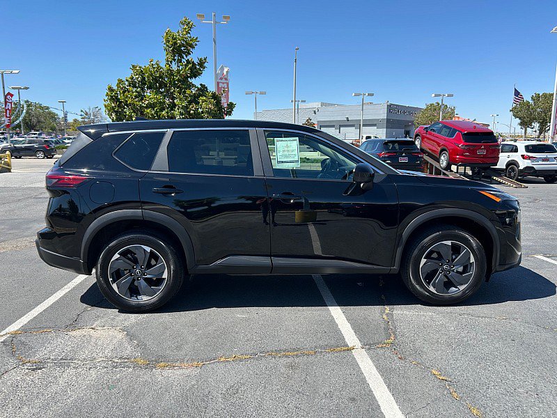 Used 2025 Nissan Rogue SV FWD image 6