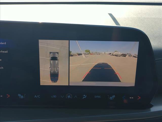 New 2026 Chevrolet Traverse LT w/ Sun and Wheel Package FWD image 13