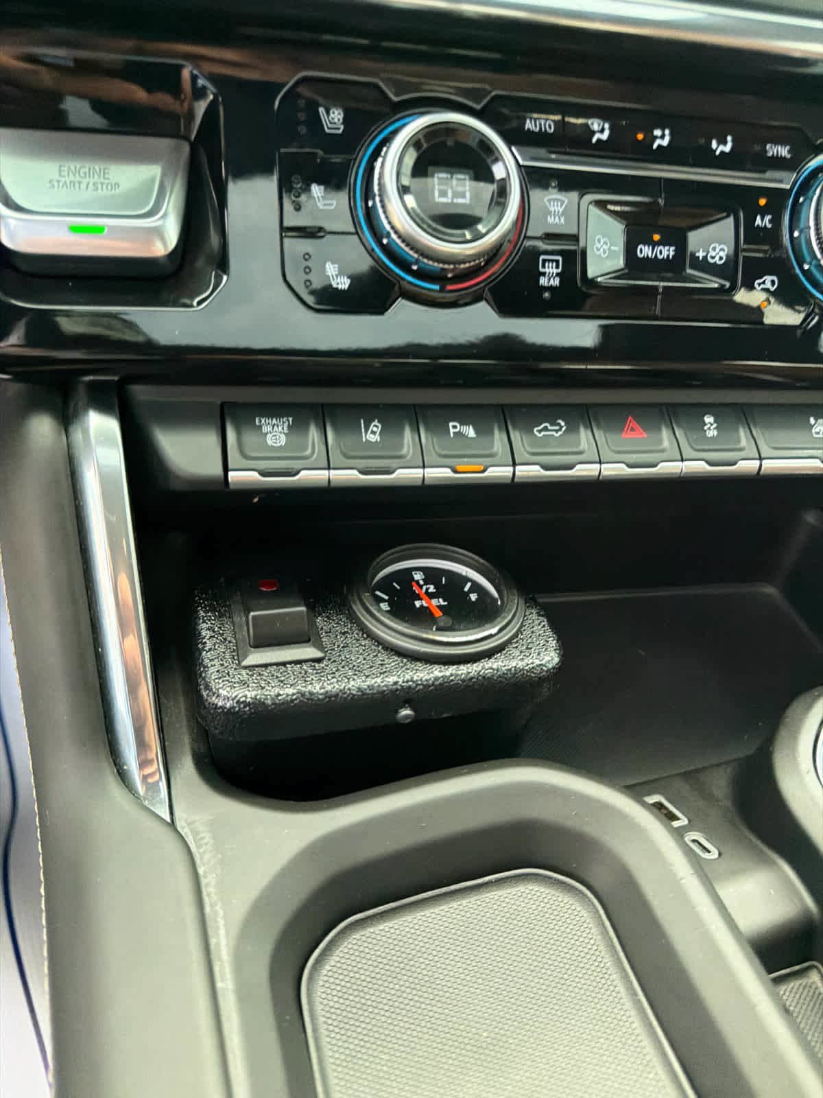Used 2025 GMC Sierra 3500 Denali Ultimate AWD/4WD image 21