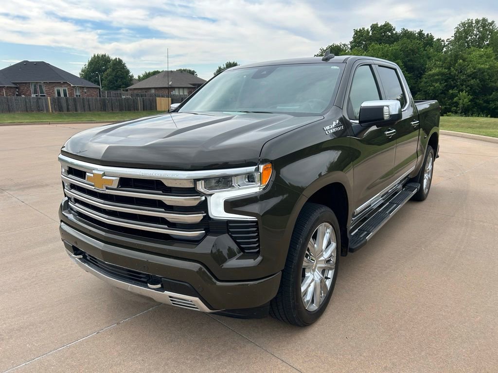 Used 2023 Chevrolet Silverado 1500 High Country w/ High Country Premium Package AWD/4WD video 1