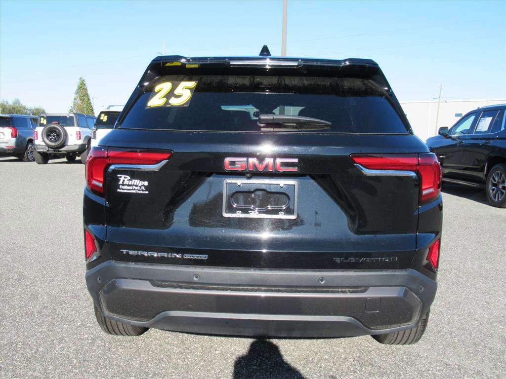 Used 2025 GMC Terrain Elevation image 5